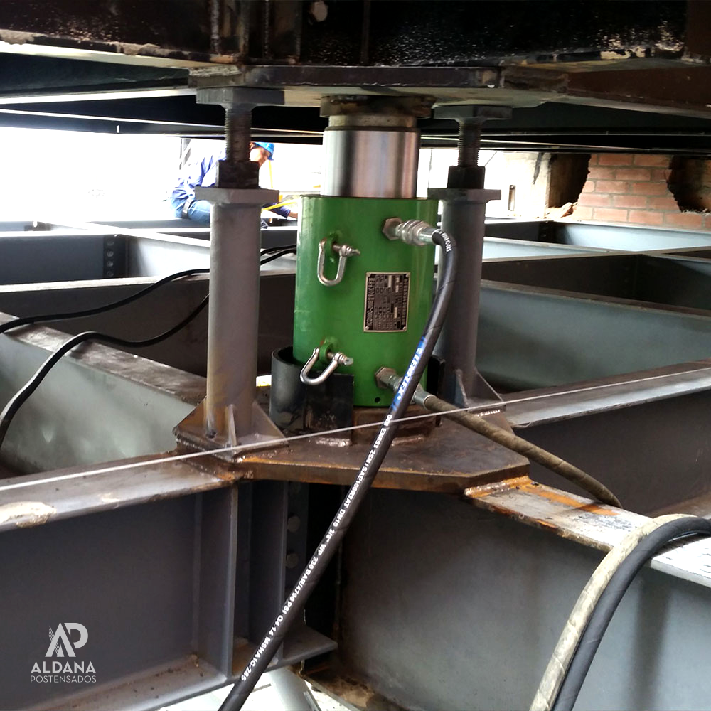 Montaje de Neopreno aldana postensados colombia