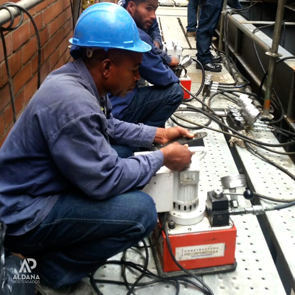 Montaje de Neopreno aldana postensados colombia3